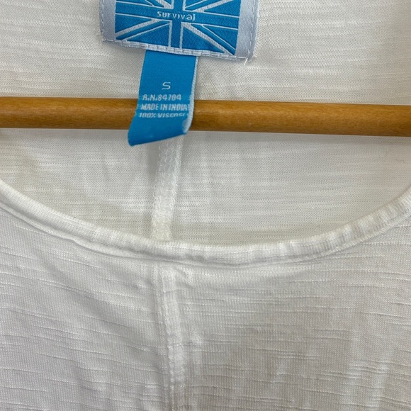 White Relaxed Sleeveless Tank Top - Picture 3 of 3